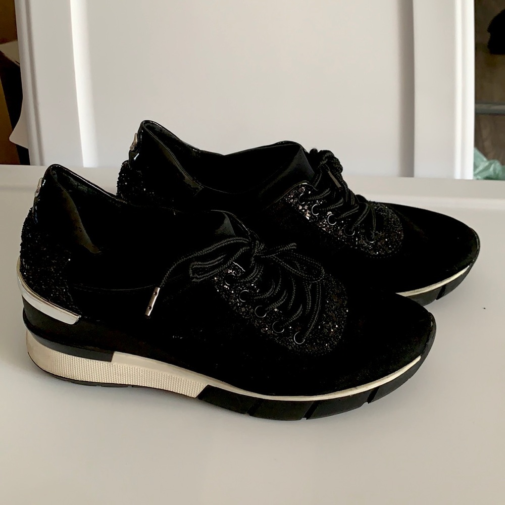 Wishbone sneaker wedges